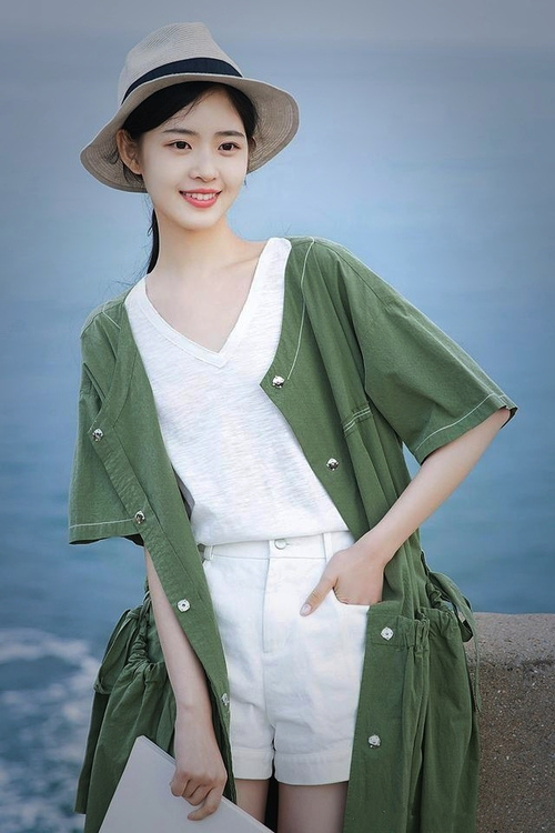 JIUYOU.COM-库里与老对手赛后热情拥抱引回忆杀，库里和谁一队