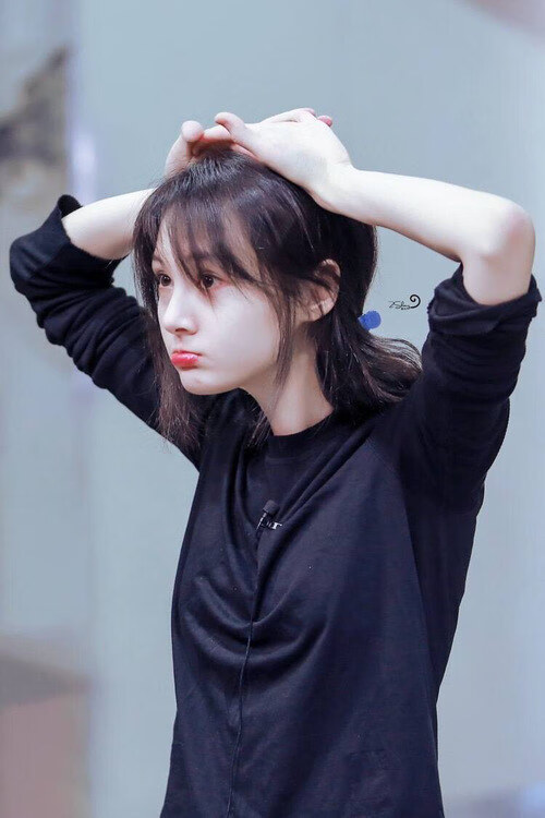 蝶泳新秀韩国展现潜力，蝶泳女选手