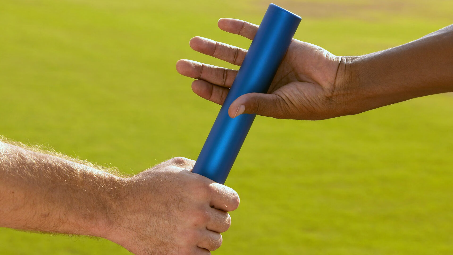 九游下载-仰泳后程发力更加强劲，仰泳结束怎么站起来